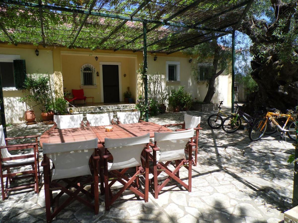 Theni Olive Grove Villa Kato Yerakarion Buitenkant foto